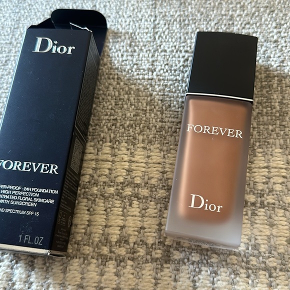 Dior Forever Foundation. 5W - Picture 4 of 5